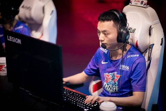 无畏契约新手指南：初始5大英雄选择与使用技巧